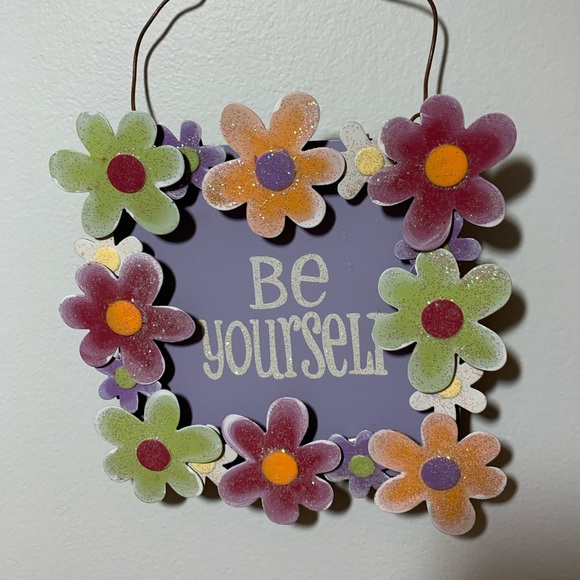Small Metal Wall Hanging - Picture 2 of 5